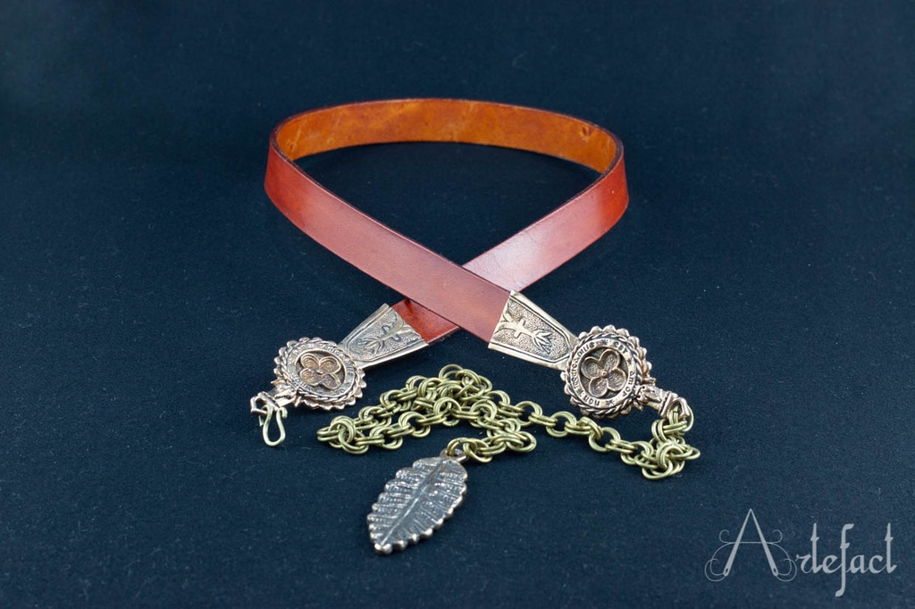 "Demi-ceint" belt